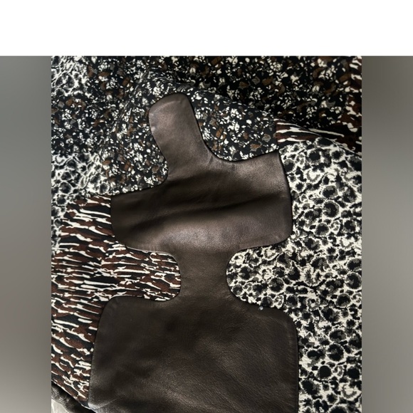 Diane Von Furstenberg Maria Black Fog Multi Mini Dress, NWT, Size 6,
$125 $598 - Picture 4 of 5